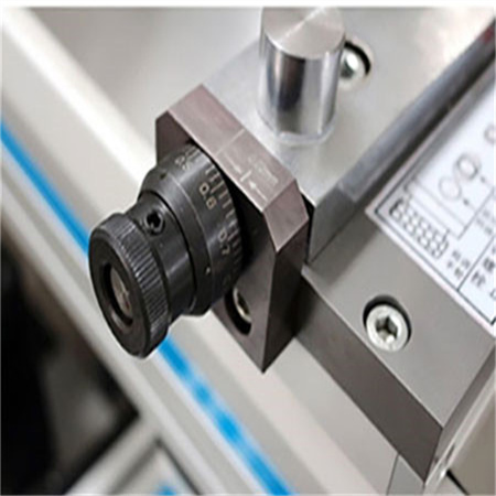 Máy ép phanh CNC điện thủy lực có độ chính xác cao / Phanh báo chí kim loại tấm