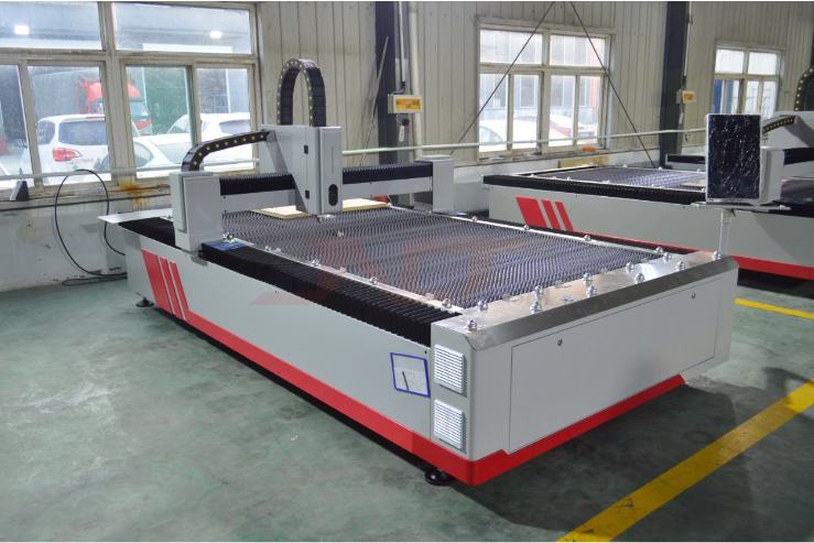 Máy cắt Laser sợi quang Cnc 2000w để cắt tấm kim loại công nghiệp
