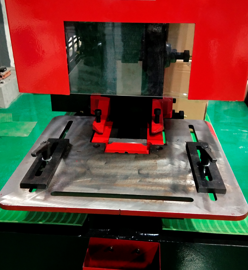 Q35y Series Hydraulic Ironworker Shearing And Punching Machine Máy cắt và đục lỗ thủy lực dòng Q35y